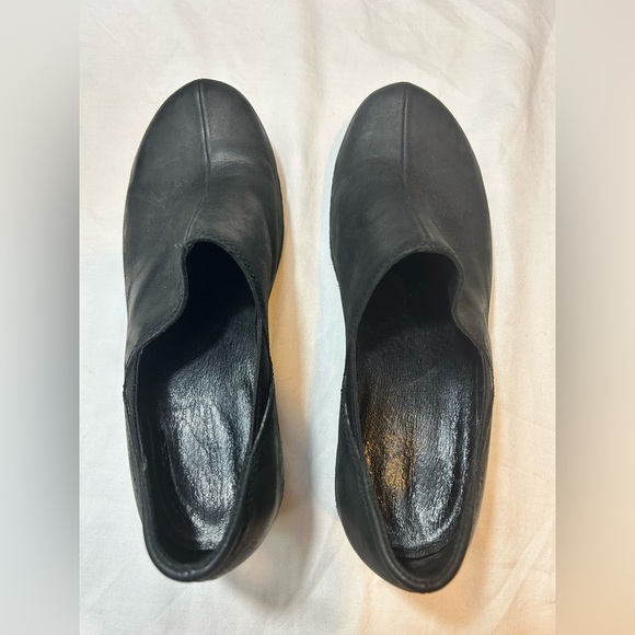Patagonia womens size7 1/2 Black Slip-On clogs - Picture 1 of 8